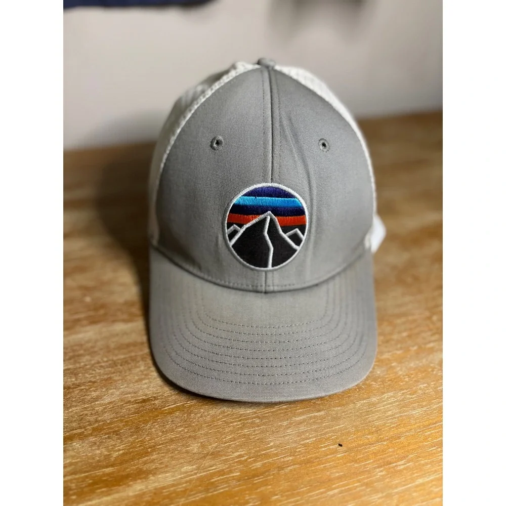 Patagonia Fitz Roy‎ Emblem Lopro Trucker Hat  Excellent - Grey -